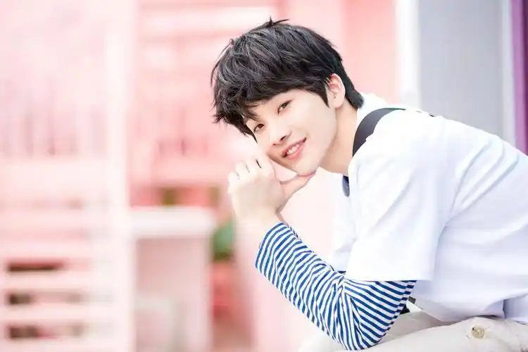 未来可期的少年 继续加油啊～@我是连淮伟 67明星势力榜第26期练习