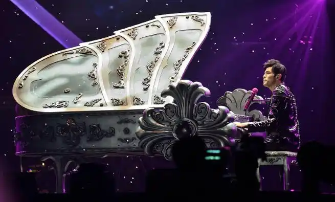 周杰伦演唱会重映#没有人能不爱钢琴伦#周杰伦520