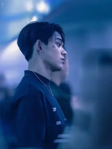 0401感叹一下黄旭熙的侧脸