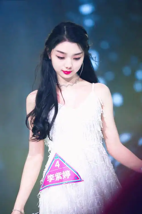 李紫婷《创造101》性感图片