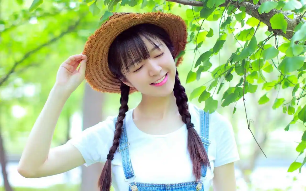 日系少女户外小清新唯美写真图片壁纸