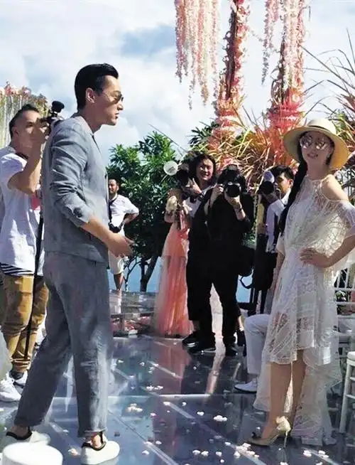 一起玩耍一起长大陪你美美地出嫁