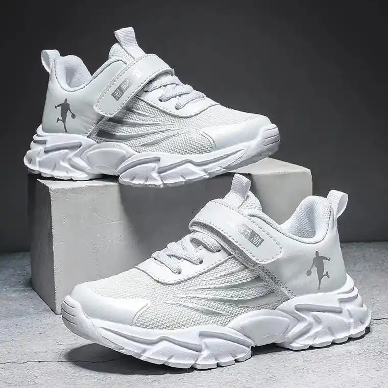 男童鞋子2022年夏季新款透气儿童运动鞋网面小学生篮球鞋白色 - 抖音