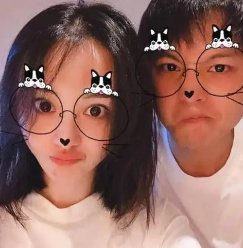 为男友整容,写书,开公司,和郑爽谈恋爱太幸福?