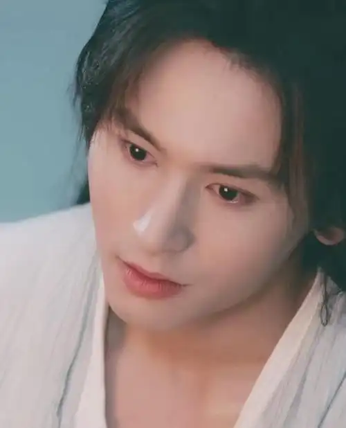 山河令删减片段流出周子舒动情落泪靠在温客行肩上好甜