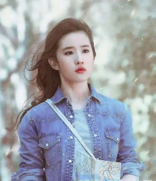 30岁的刘亦菲还算年轻,身材挺不错,能否再次用新作品吸人眼球?