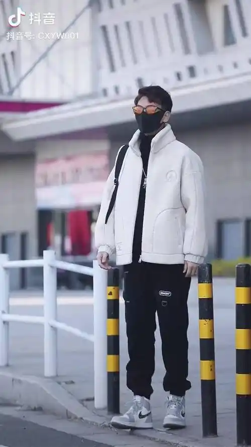 时尚街拍男装男生穿搭谁穿谁好看宝妈帅哥2021年货dou小助手