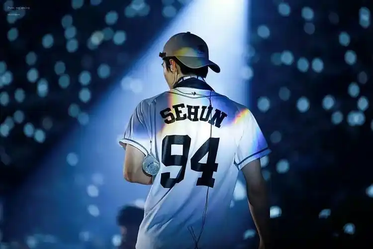 吴世勋 背影 - 堆糖,美图壁纸兴趣社区