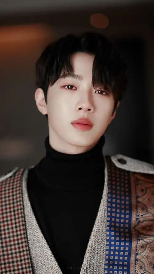 《初恋那件小事》赖冠霖壁纸更新