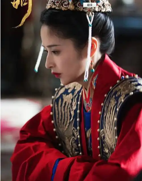 颖儿山河月明婚服造型##明星