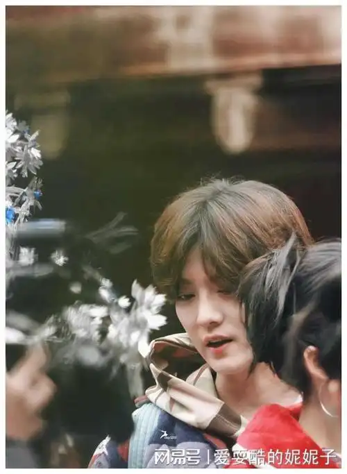 元宵明星营业杨幂王一博热巴杨紫杨洋鹿晗成毅唐