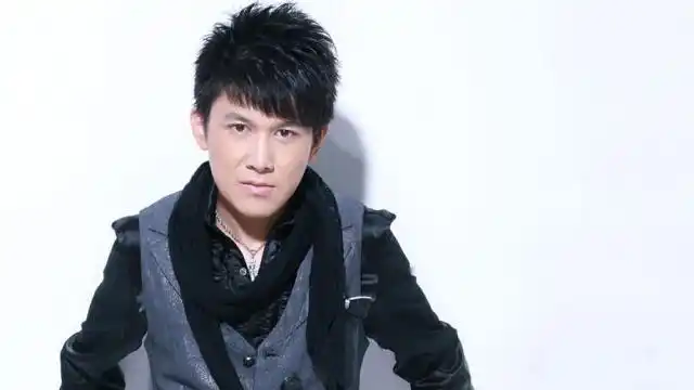 鬼才高进玩转音乐,随口一唱就是流行!