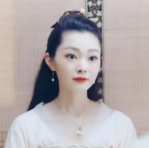 姜玖肆出单宋轶郭麒麟滤镜头像