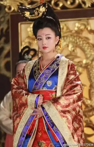 赵雅芝刘诗诗李湘 女星古装剧花钿造型谁最美?【26】