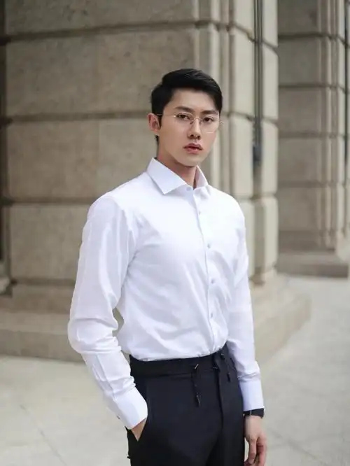 ootd你应该会喜欢穿白衬衫的男生吧