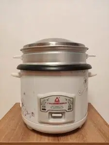 自提全新三角牌老式电饭锅.全新.容量3l.无质量问题.少锅盖