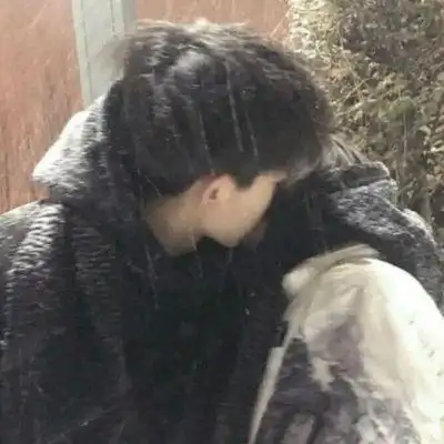 ins真人接吻情头想我就要说出来放在心里又不会涨利息