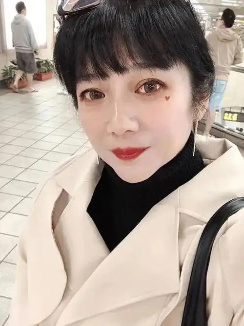 林瑞阳前妻曾哲贞为爱息影投资被骗离婚22年后还被骂人老珠黄