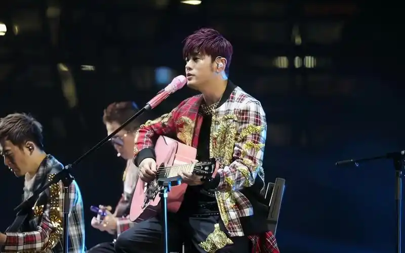 周杰伦嘉年华 真4k 第三部分(拼起来太大发不出来)