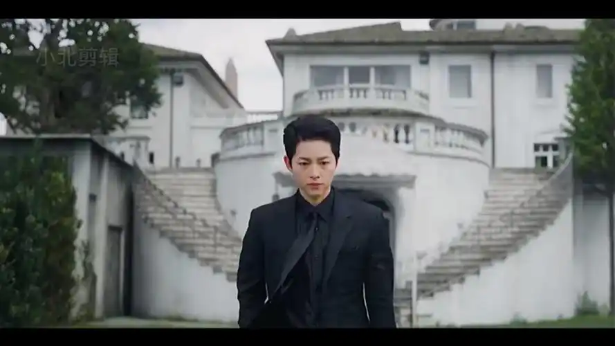 黑手党文森佐点燃整个葡萄园潇洒离去