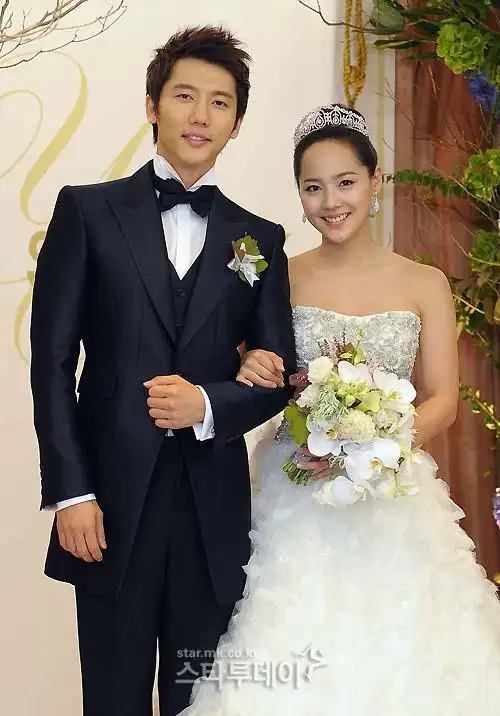 【2011.07.23】柳真奇太映,在一片祝福声中婚礼响起,鸳鸯夫妇诞生