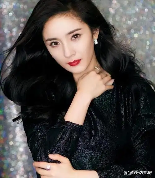 假脸型假头发牙齿造假女明星除了性别还有什么是真的