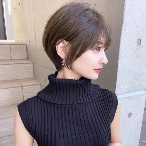 最具人气的女士短发:蓬松瘦脸,层次感满满,剪完显小10岁