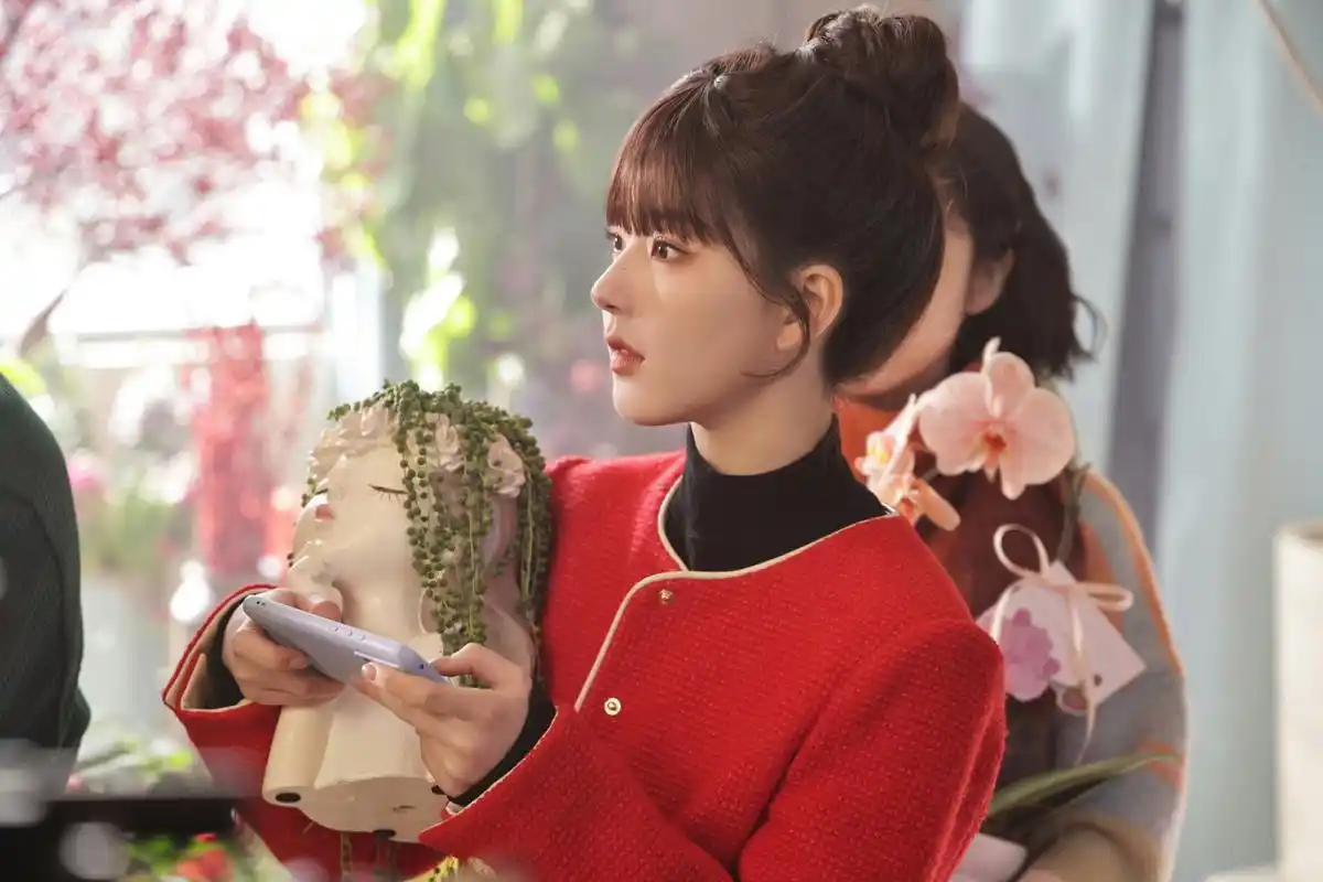 赵露思丸子头好可爱,侧颜真的无敌!