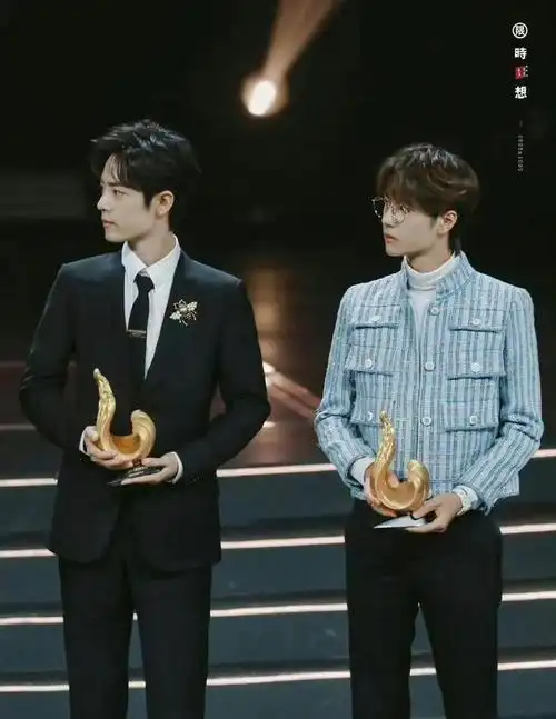 王一博肖战微博之夜同时获奖,博君一肖时隔多年再次同台同框!