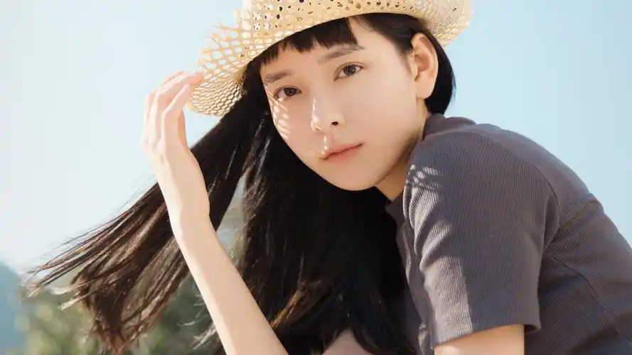 夏日 草帽 阳光 美女模特壁纸壁纸于2020-06-16上传元气壁纸平台,清纯