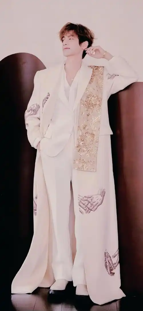 罗云熙#92#罗云熙黑月光梦回澹台烬#哥哥,你的脚有没有好一些呢?