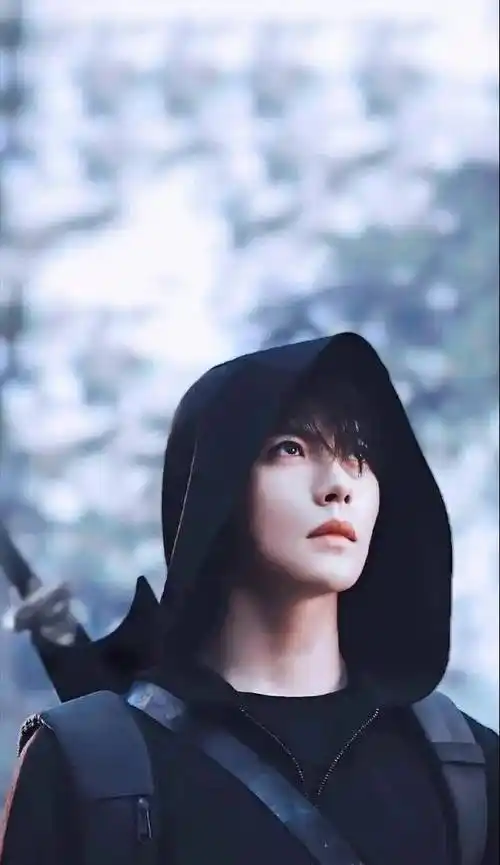 其实作为观众,杨洋版小哥和肖宇梁版小哥我都挺喜欢