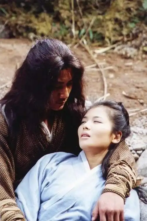 当《天龙八部》播出时,观众觉得她看向乔峰的眼神都是不纯粹的,一度让