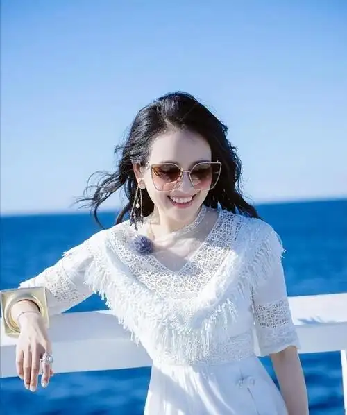 北京时间11月5日下午,中国著名演员章子怡最新消息!