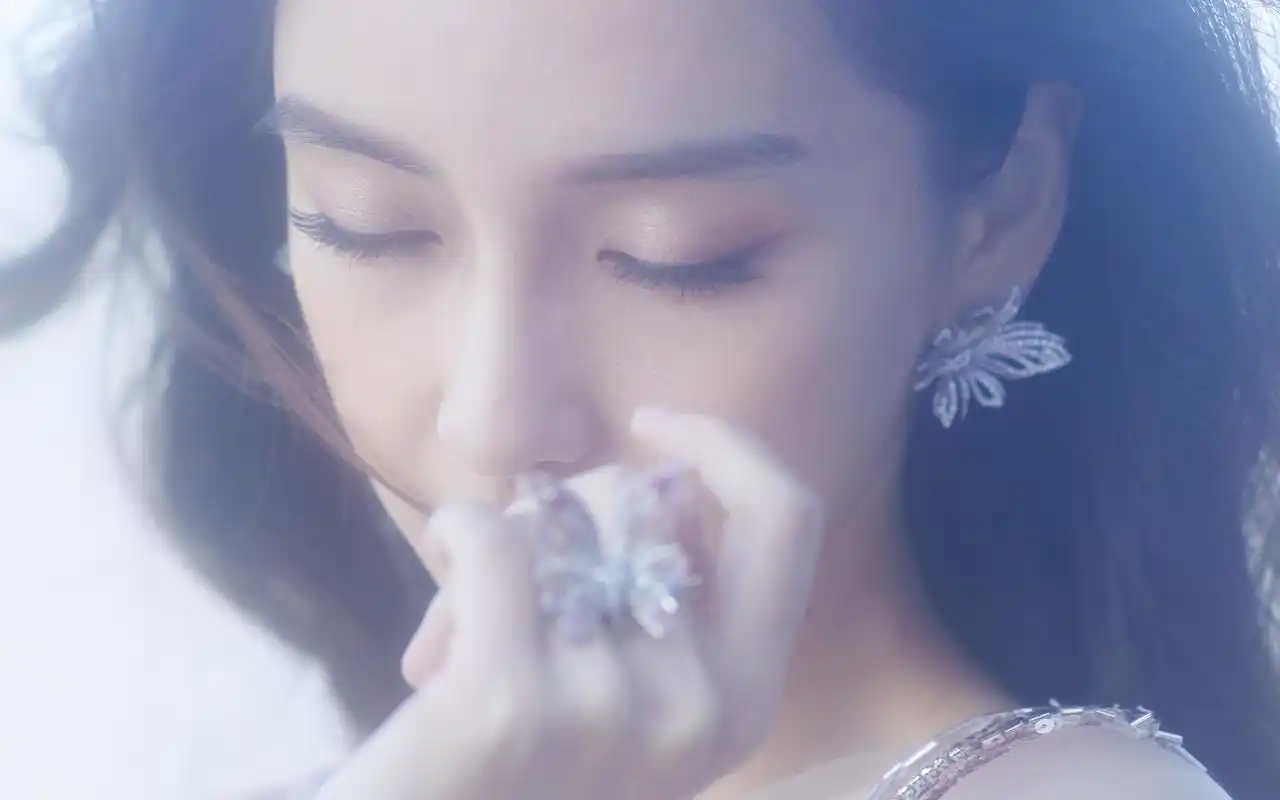 angelababy珠绣长裙性感图片壁纸