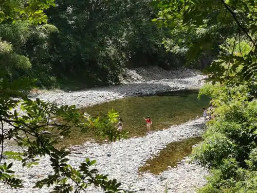 黟县潭口乡村小溪边
