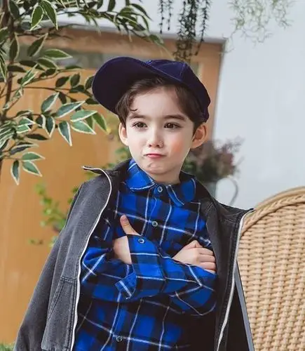 混血小男孩凭借"天使脸"火了,这是什么神仙颜值!太让人羡慕了