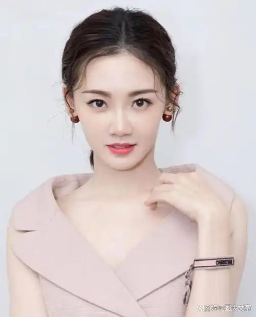 郑恺苗苗官宣加盟《妻子的浪漫旅行6》