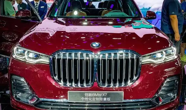 宝马x7个性化定制限量版,这颜色出街回头率一定很高_易车