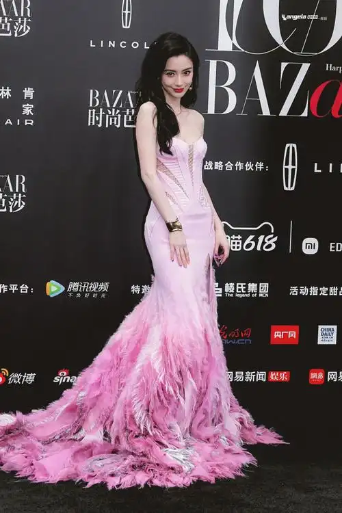 angelababy粉色抹胸羽毛裙##angelababy红毯从来没有失手过