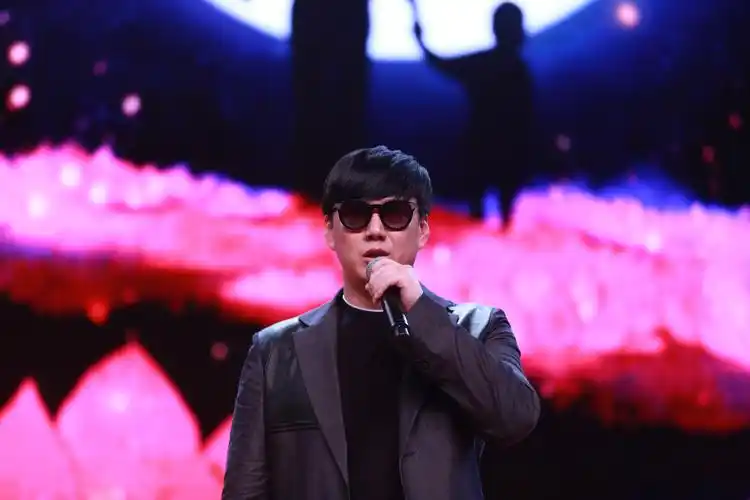 灵魂歌手萧煌奇催泪演讲全文字你是我的眼