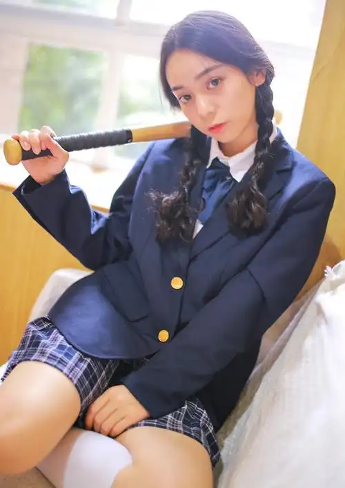 棒球少女蓝色制服诱惑性感白丝袜美腿写真[5/8]_校花美女_美桌网