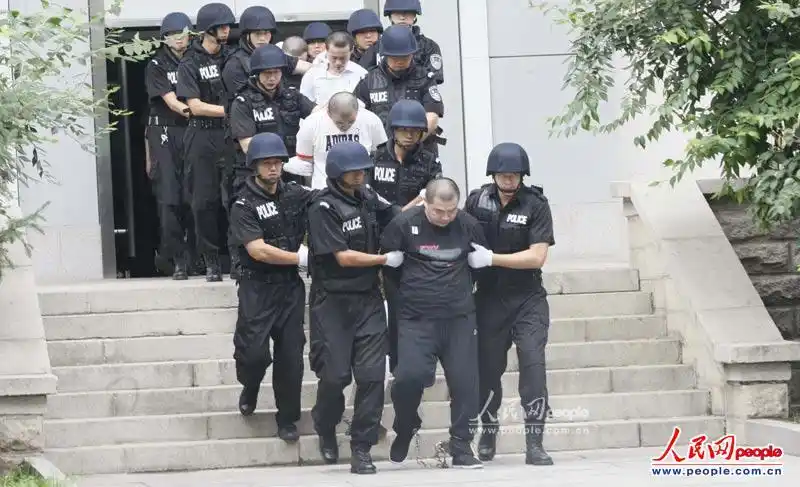 2010年11月23日上午,李长江被押赴刑场执行死刑.