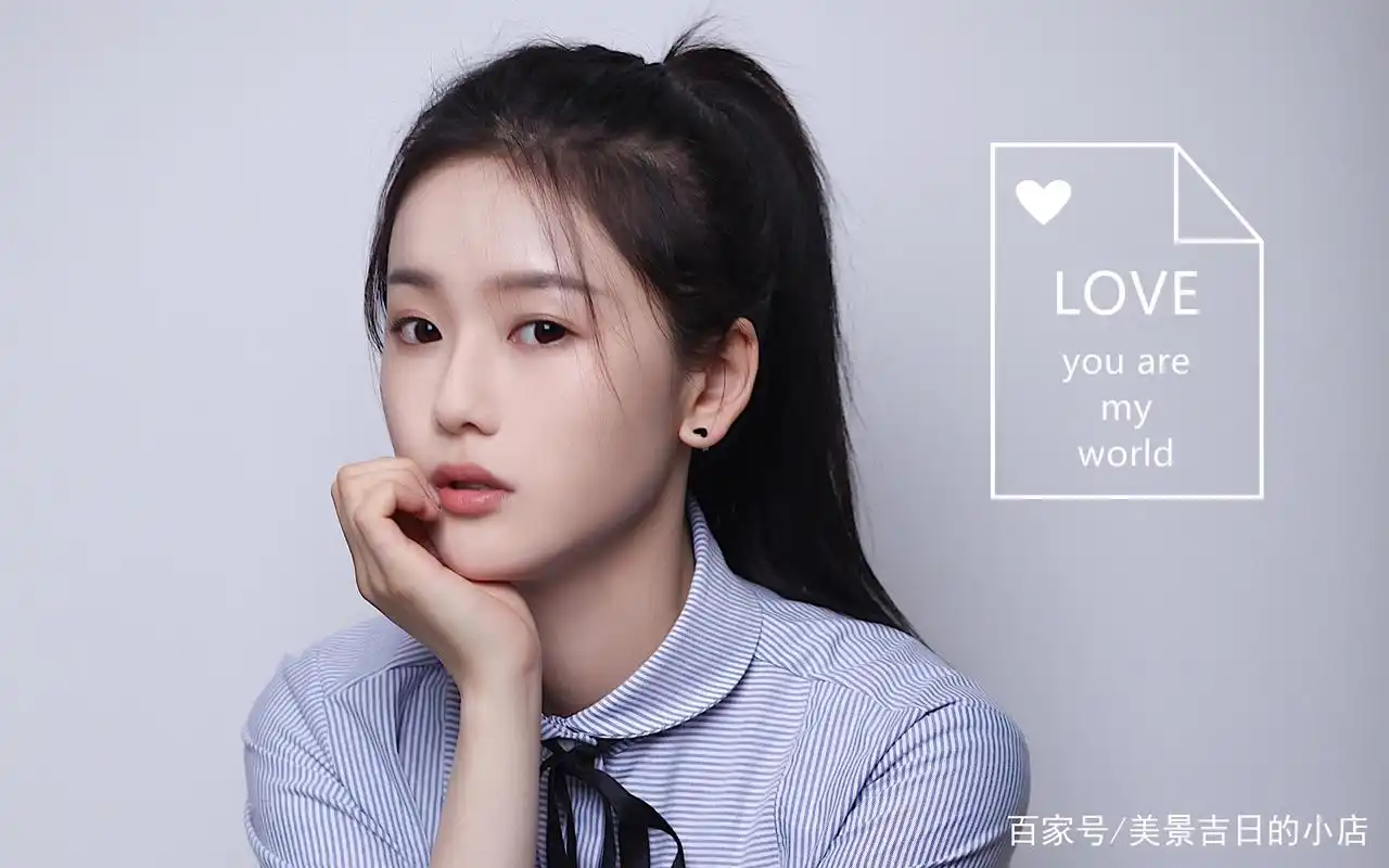 清纯小仙女张馨月,甜美白嫩写真照,肤白貌美,让人心动不已