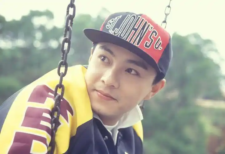 张卫健早年照片张卫健年轻时候图片