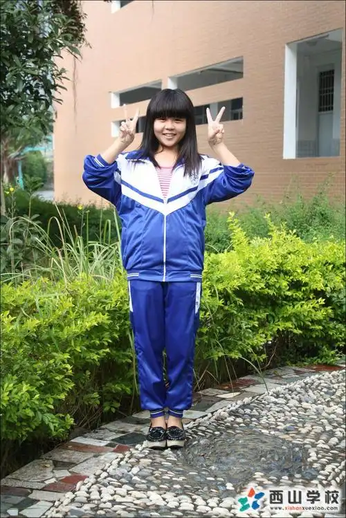 福建西山学校2014年高中部高一11班吴粤鹰挂历照
