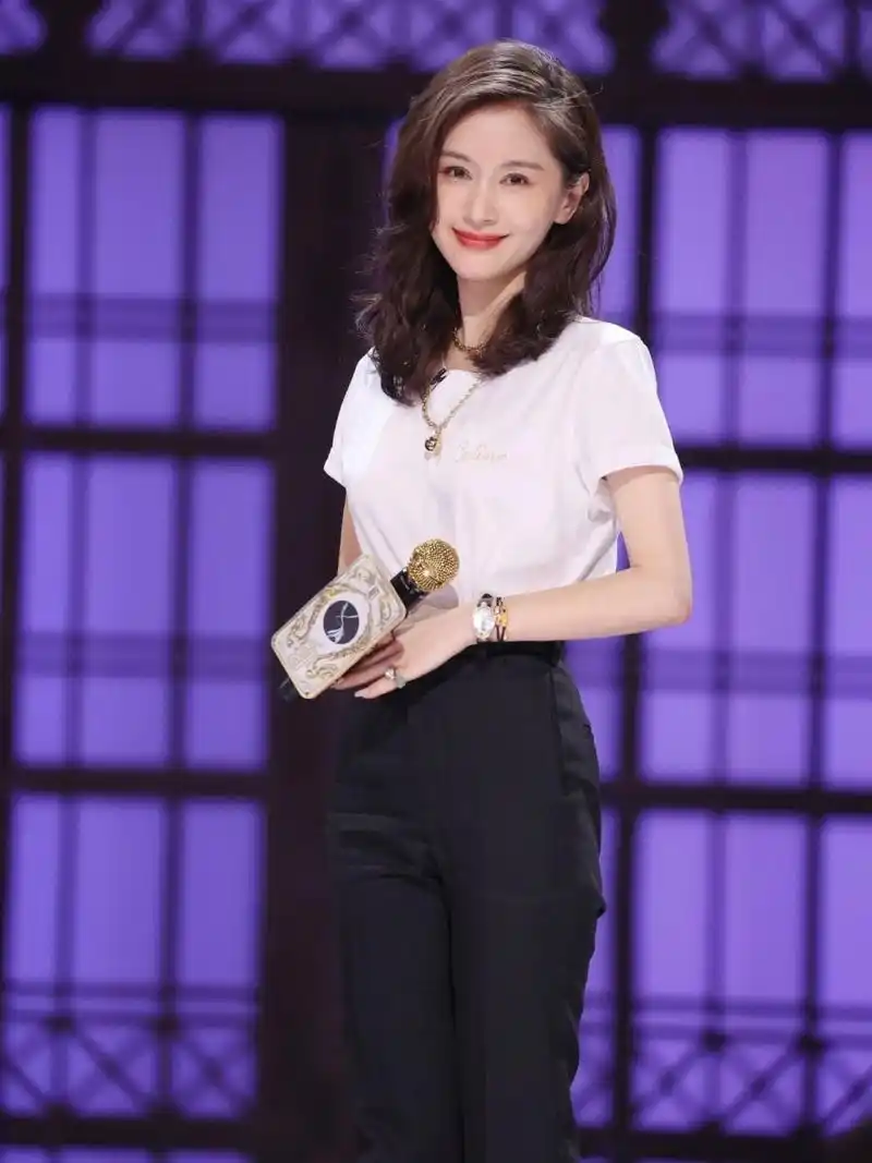 时尚# #明星穿搭# 小个子的mm可以学一下王子文