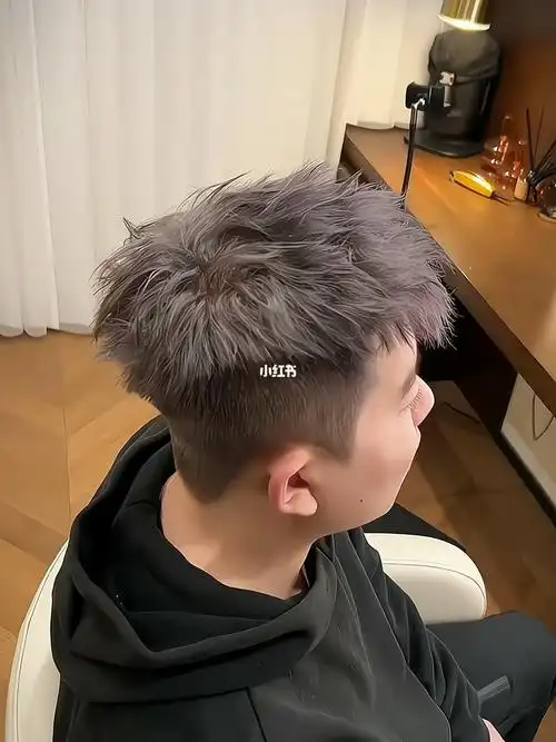 男生前刺摩根碎盖搭配紫灰色真绝了啊