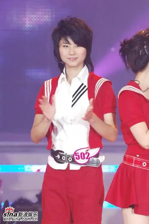 8月24日(星期四)20:00,2006快乐中国超级女声入围赛第一场播出,105号