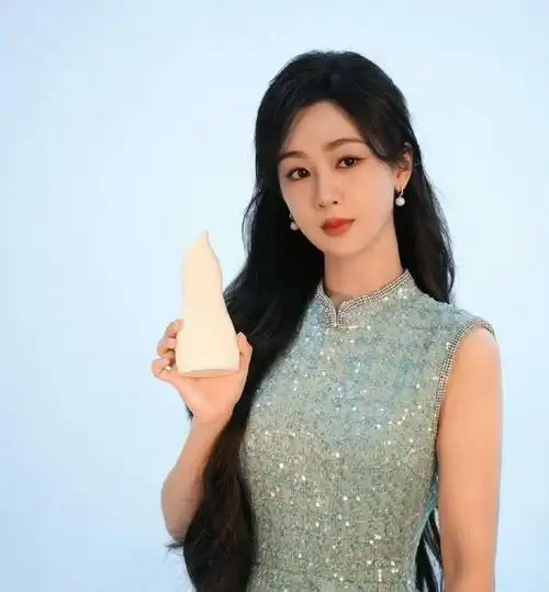 杨紫戴假发拍洗发水广告,被质疑虚假宣传,网友热议不断!